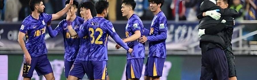 意外！于根伟官宣确定本月将离开津门虎首次去西班牙执教带队踢西甲，巴顿和王秋明直接辟谣搞错了