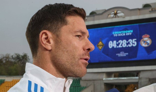 孔帕尼续约，拜仁豪取全胜：德甲与欧冠双线领跑的背后