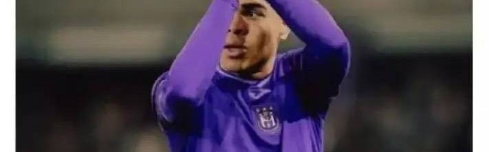 意甲媒体透露：米兰对安德莱赫特的中场球员斯特罗伊肯斯充满兴趣，其身价1200万欧元