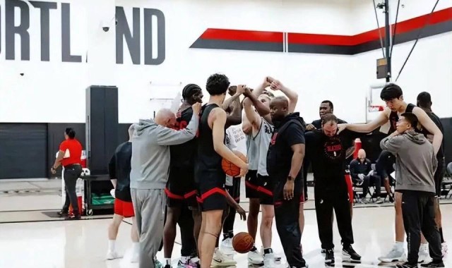 余嘉豪留洋选择西甲联赛，月薪16710元，低于CBA顶薪600万