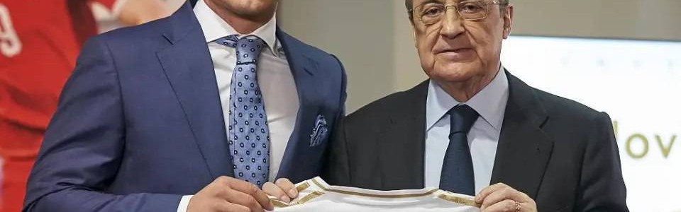 从法兰克福买前锋须谨慎！皇马、曼城都吃过亏，利物浦买埃基蒂克风险太大