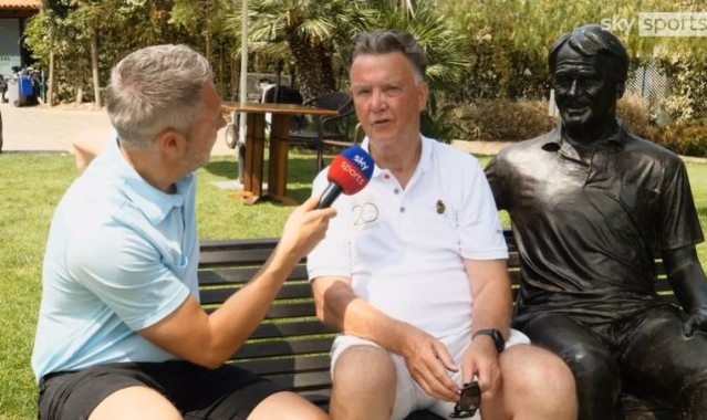 范加尔：我早就说过曼联是一家商业俱乐部 主帅无权决定引援