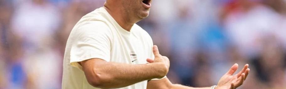 斯洛特否认后防危机，暗示利物浦将签新中卫