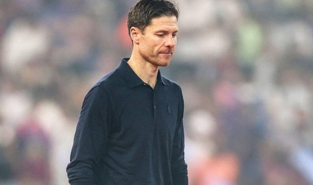 英超5轮不胜仅领先曼联1分，西媒曝利物浦联系阿隆索，斯洛特危险了