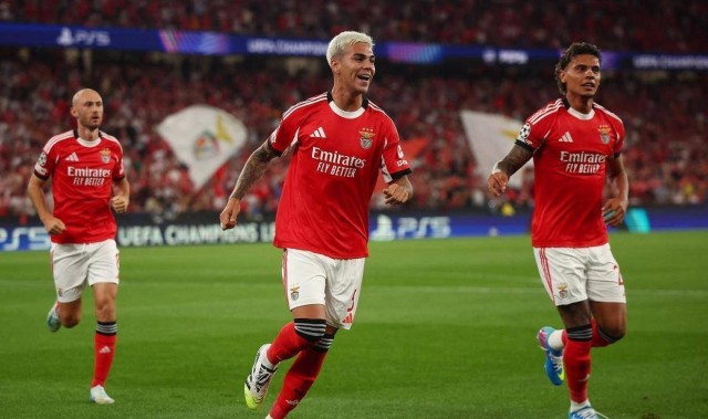 欧冠：2-3大冷门，5万人见证2球领先遭遇逆转，38年队史首胜诞生