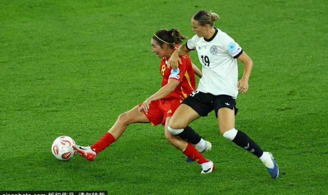 马里奥娜在阿森纳的首个赛季：荣耀与辉煌的传奇之旅